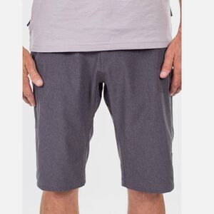 ADJUSTABLE WAIST CLUB RIDE APPAREL SIZE MEDIUM 11” SHORTS